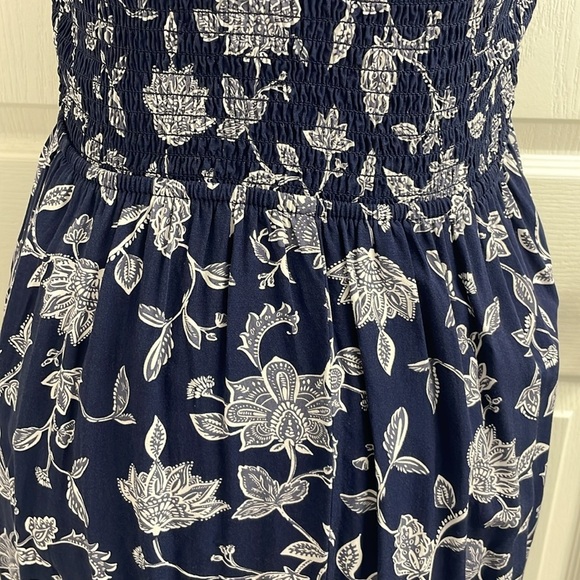 Reitmans Signature Sundress Ruched Bodice Criss Cross Cami Straps Pleated Size M - Picture 7 of 15